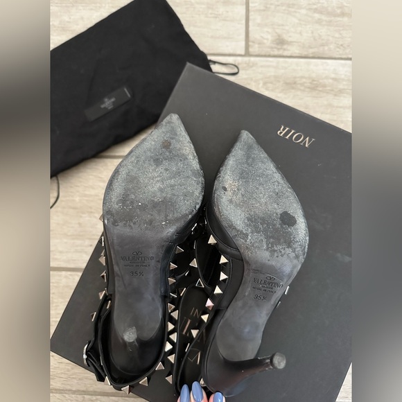 Valentino Garavani: Rockstud Leather 100mm Pumps - Picture 11 of 12